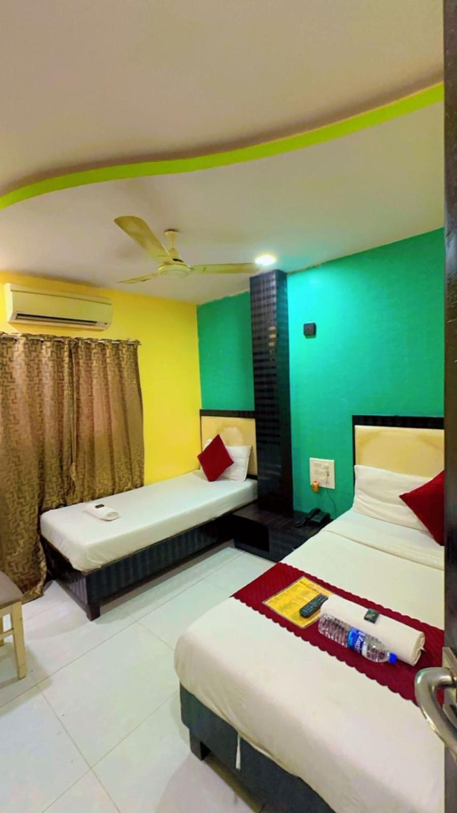 Hotel Avenue Near T-2 International Airport Mumbai Exterior photo
